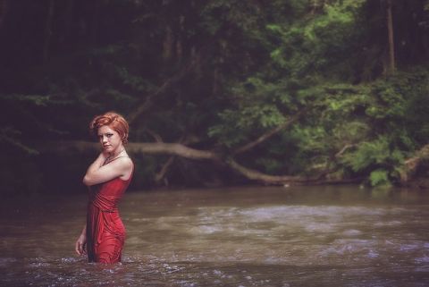 Romantische Geschichten: Das rote Kleid